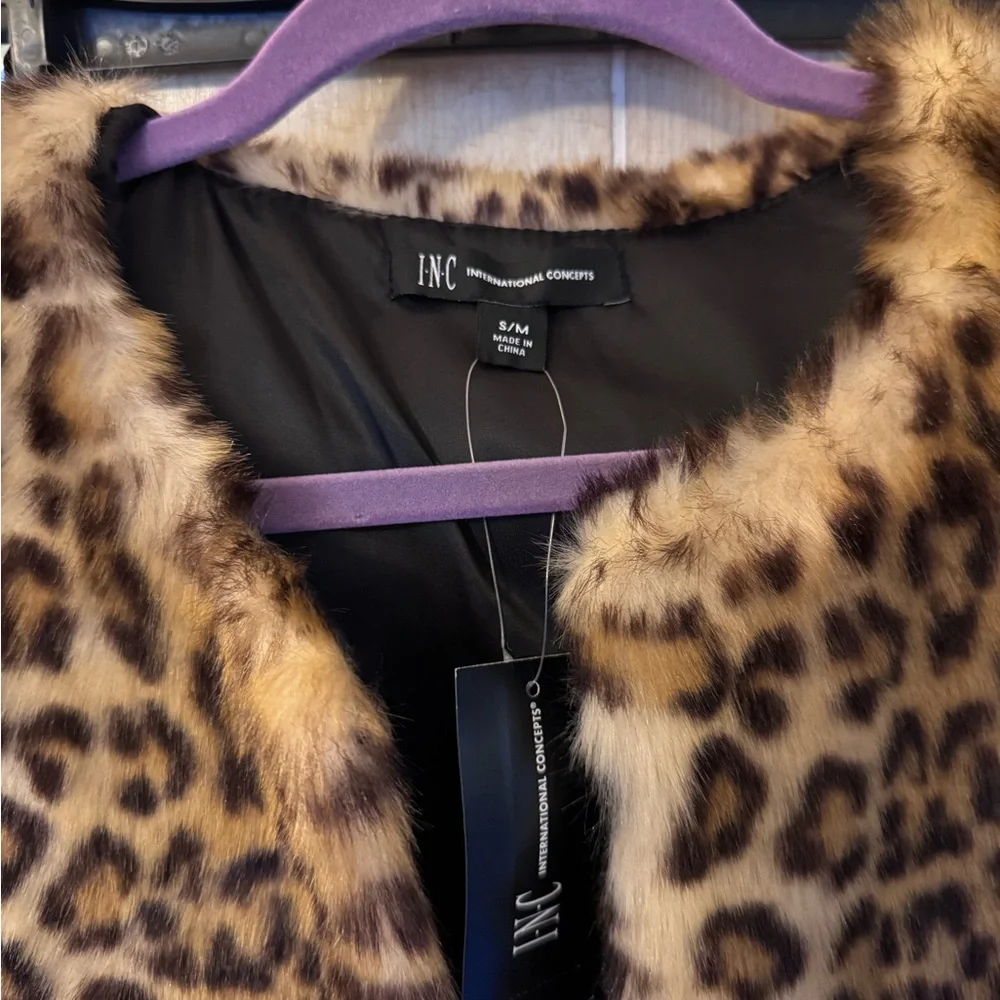 Leopard Print Faux Fur Vest - Picture 2 of 3